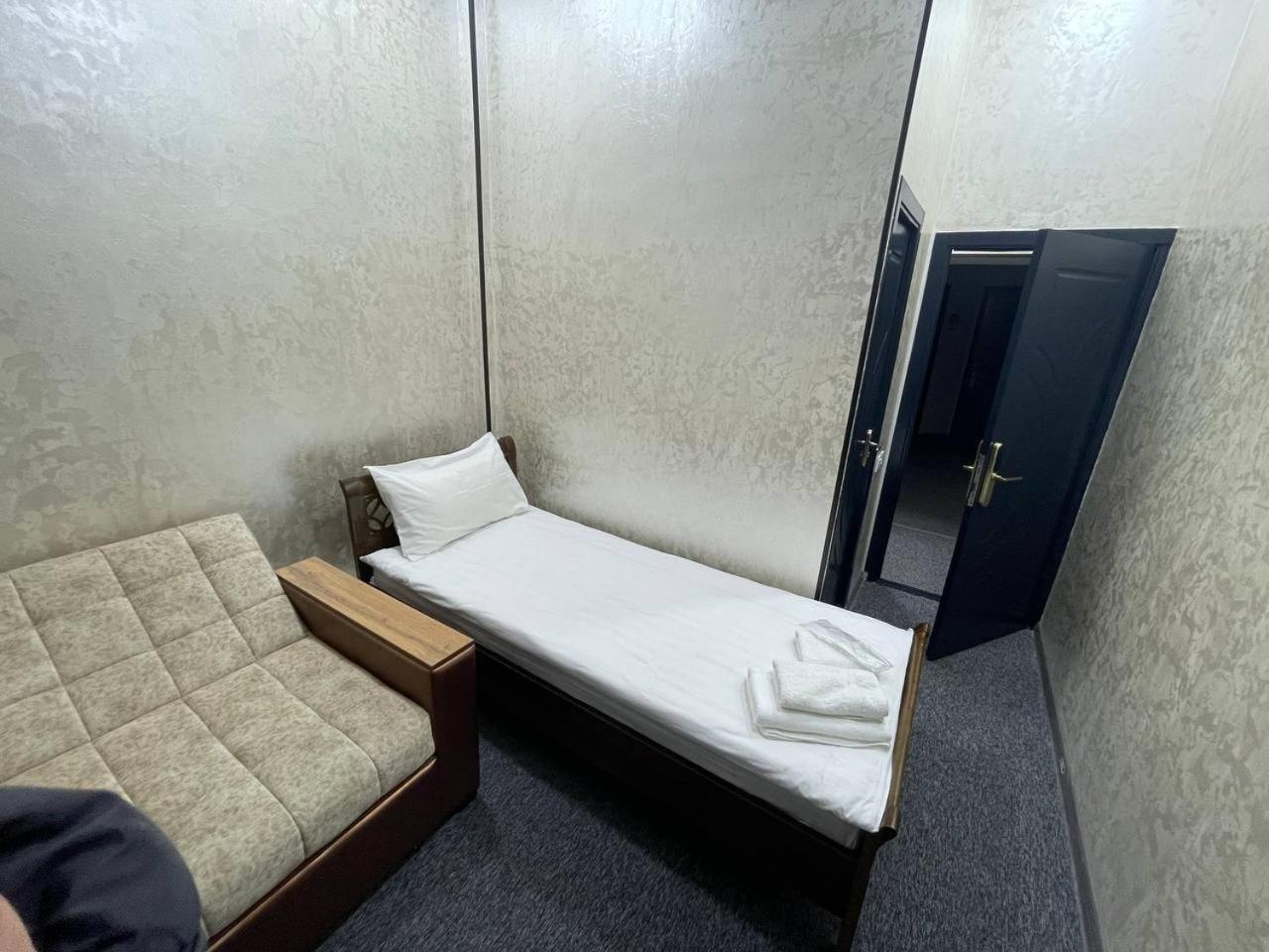 Rahat Inn Hotel タシュケント エクステリア 写真