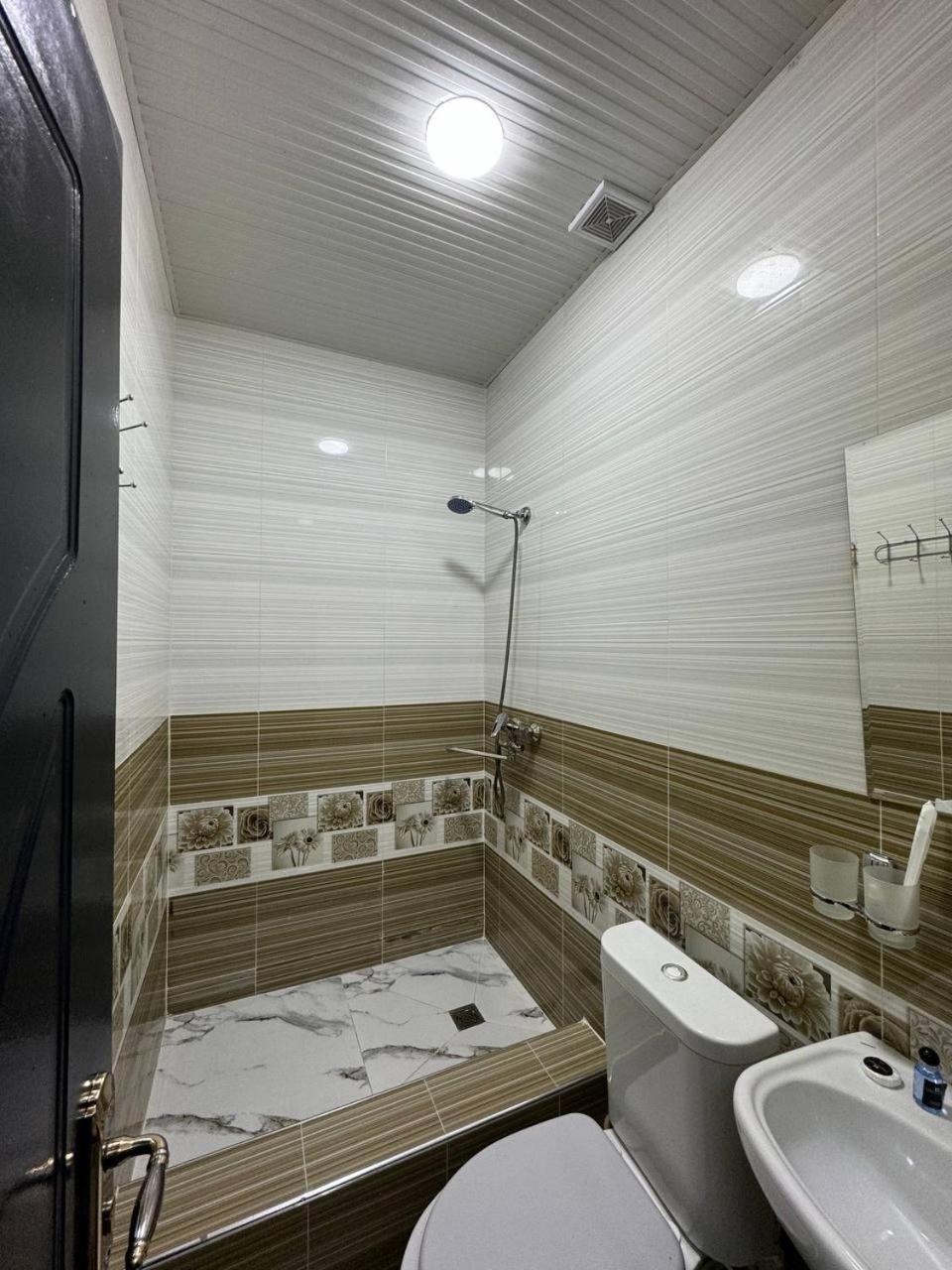 Rahat Inn Hotel タシュケント エクステリア 写真